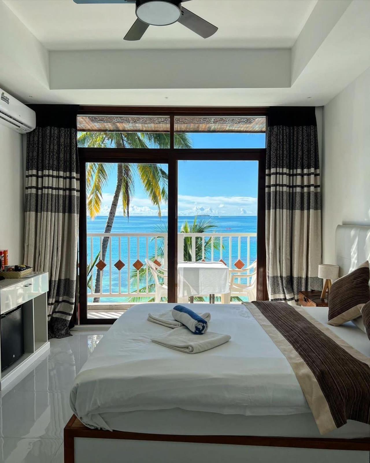 Heron Beach Hotel - The Best Maldivian Getaway In Dhiffushi,Maldives Dış mekan fotoğraf